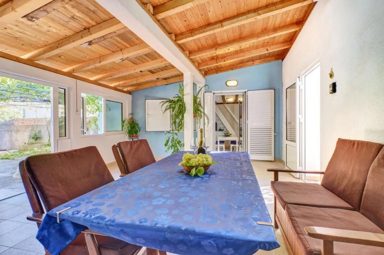 Studio 4827-3 For 4 Pers In Nerezine Apartment