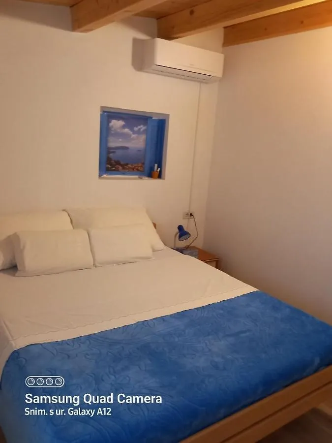 Studio 4827-3 For 4 Pers In Nerezine Apartment