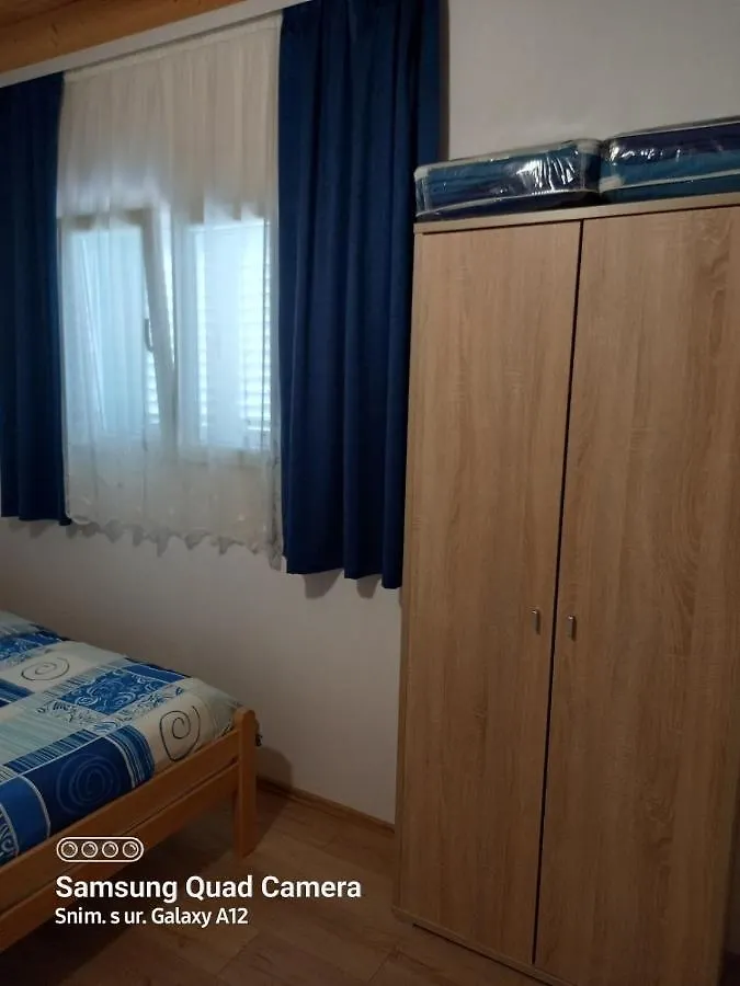 Studio 4827-3 For 4 Pers In Нерезине