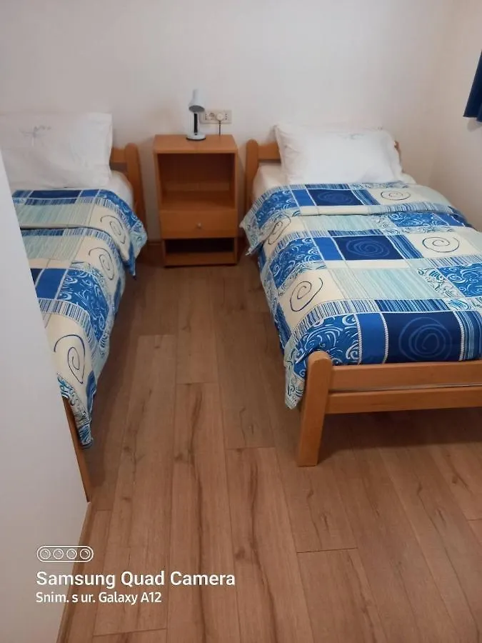 Studio 4827-3 For 4 Pers In Нерезине 0*,